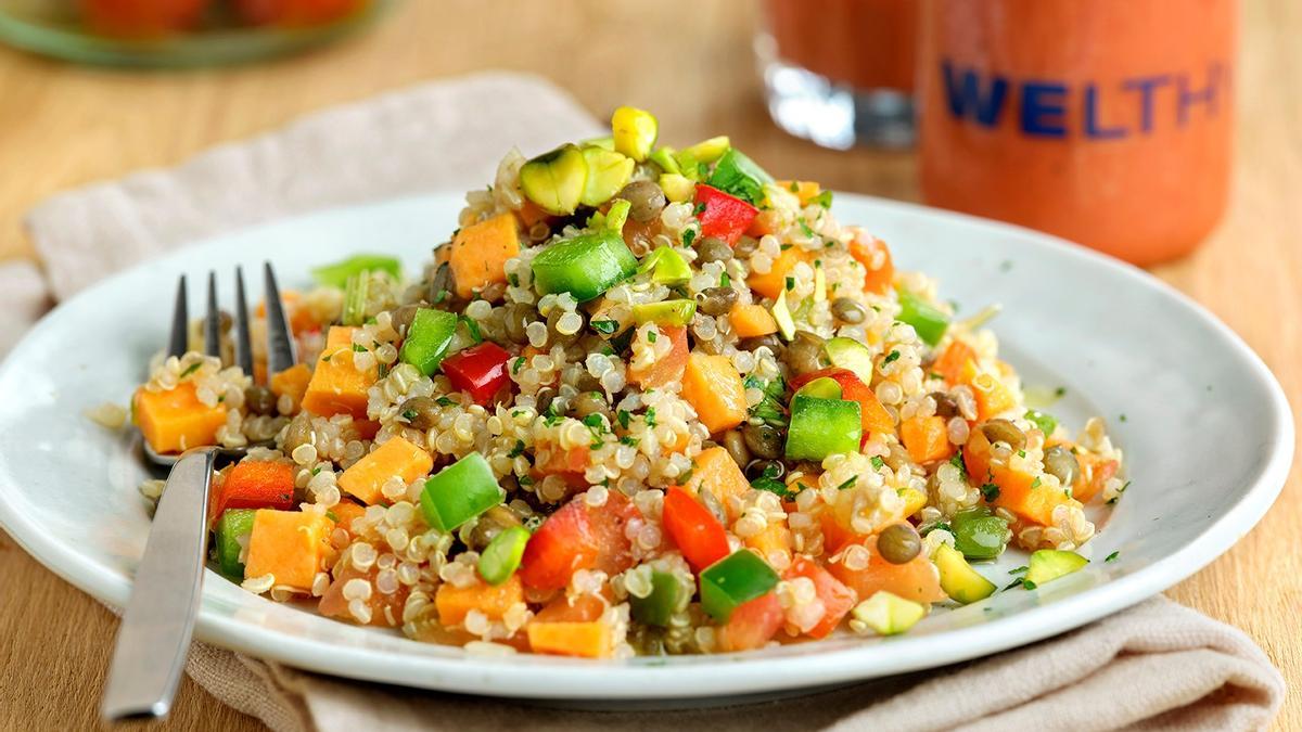 Ensalada de quinoa y lentejas de Welthy.