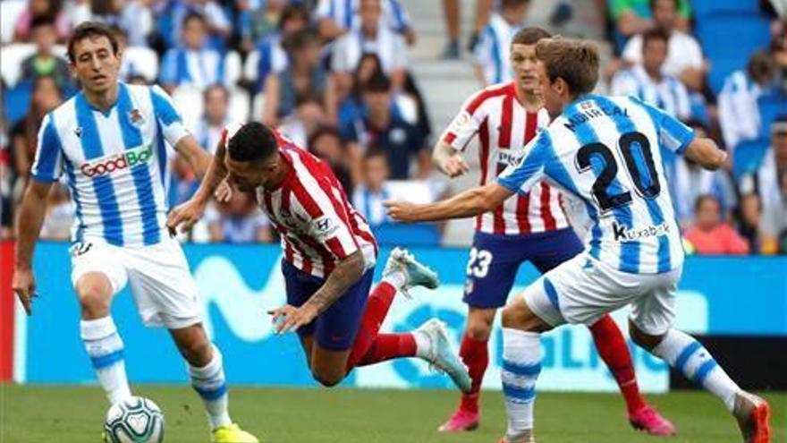 La Real brilla ante un Atlético desconocido