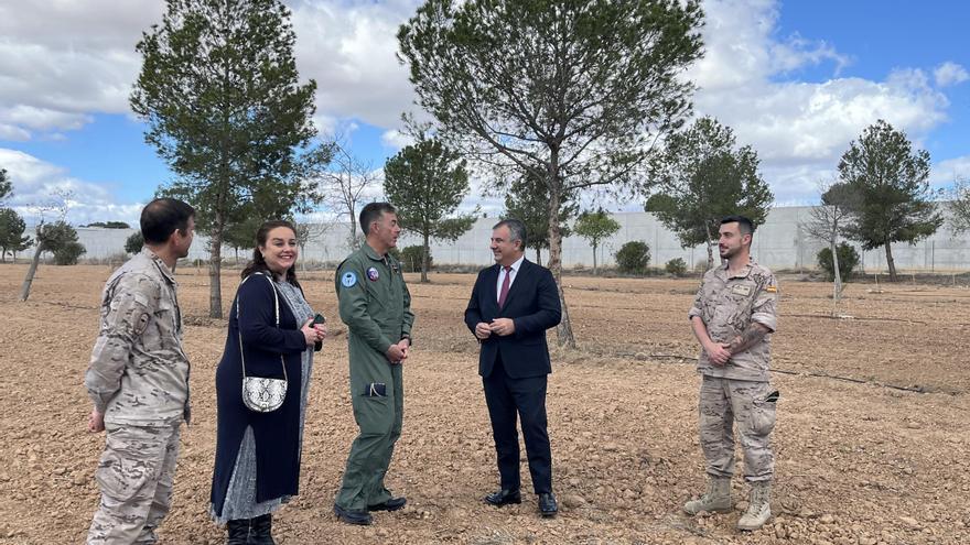 Árboles para combatir el cambio climático en la Base Aérea de Alcantarilla