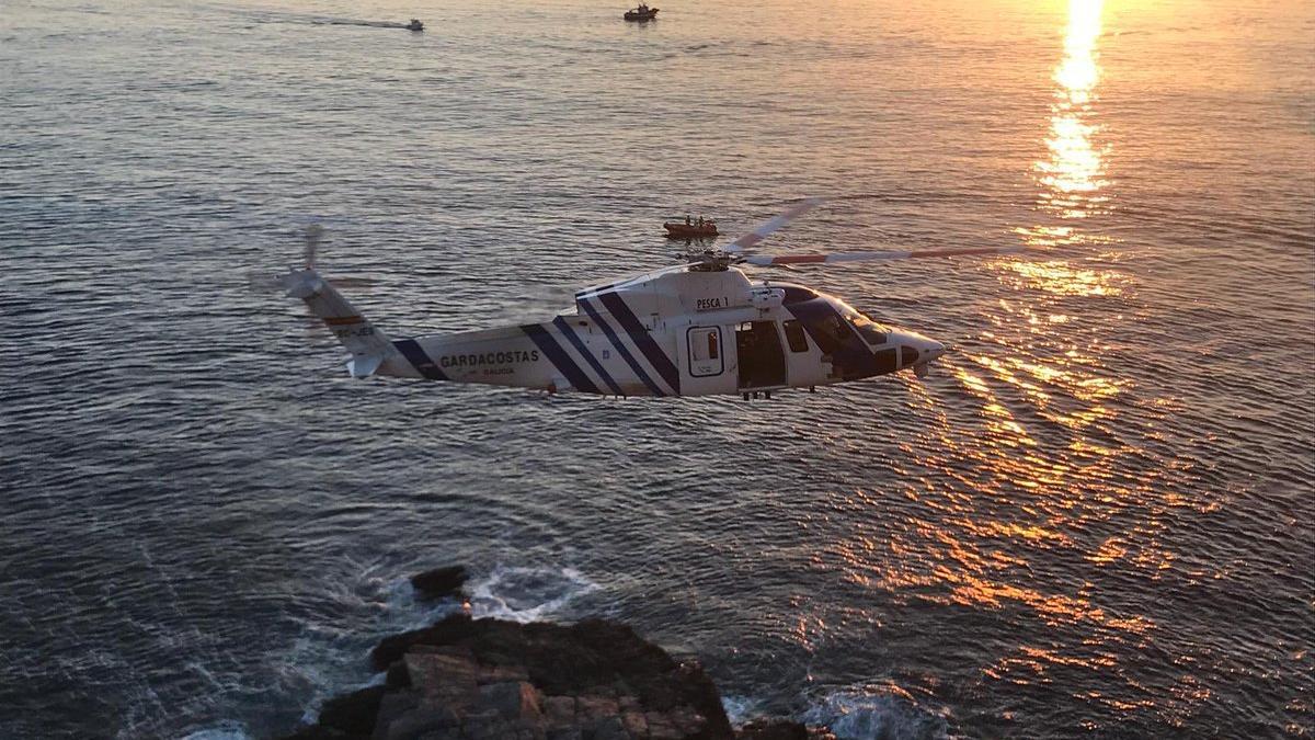 El helicóptero Pesca 1 trasladó a los ocupantes.