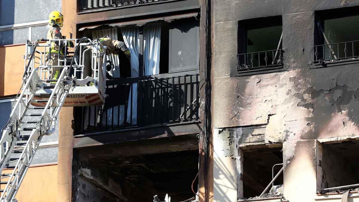 Tres muertos y varios heridos en un incendio en un edificio Badalona.