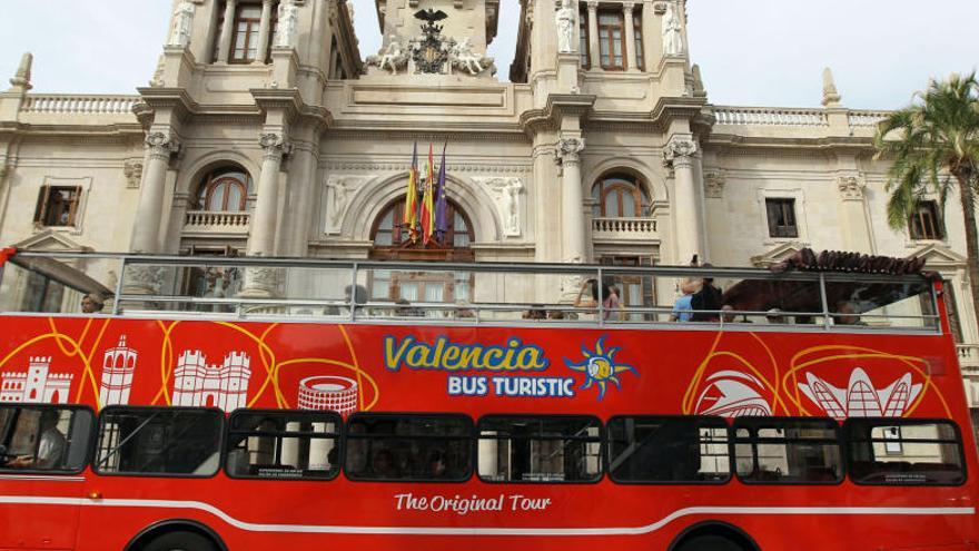 Valencia perdió siete millones por el &quot;regalo&quot; del Bus Turístic