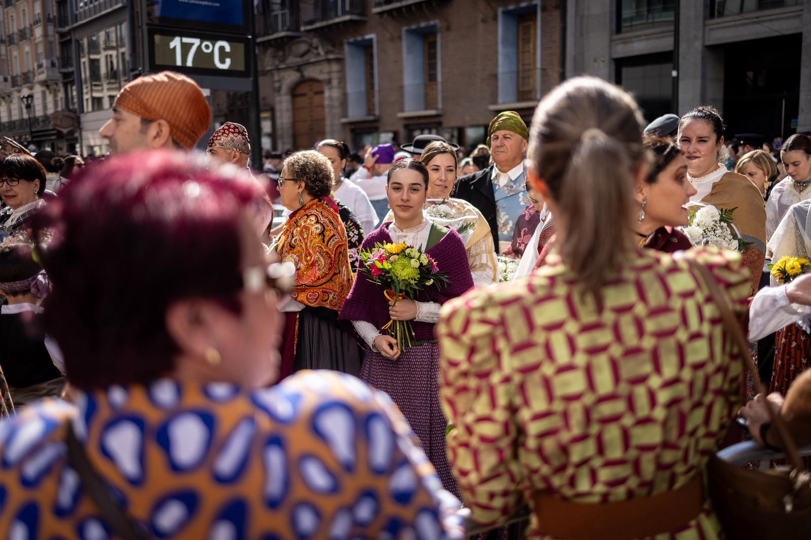En imágenes | Zaragoza vive su día grande con la Ofrenda de Flores a la Virgen del Pilar