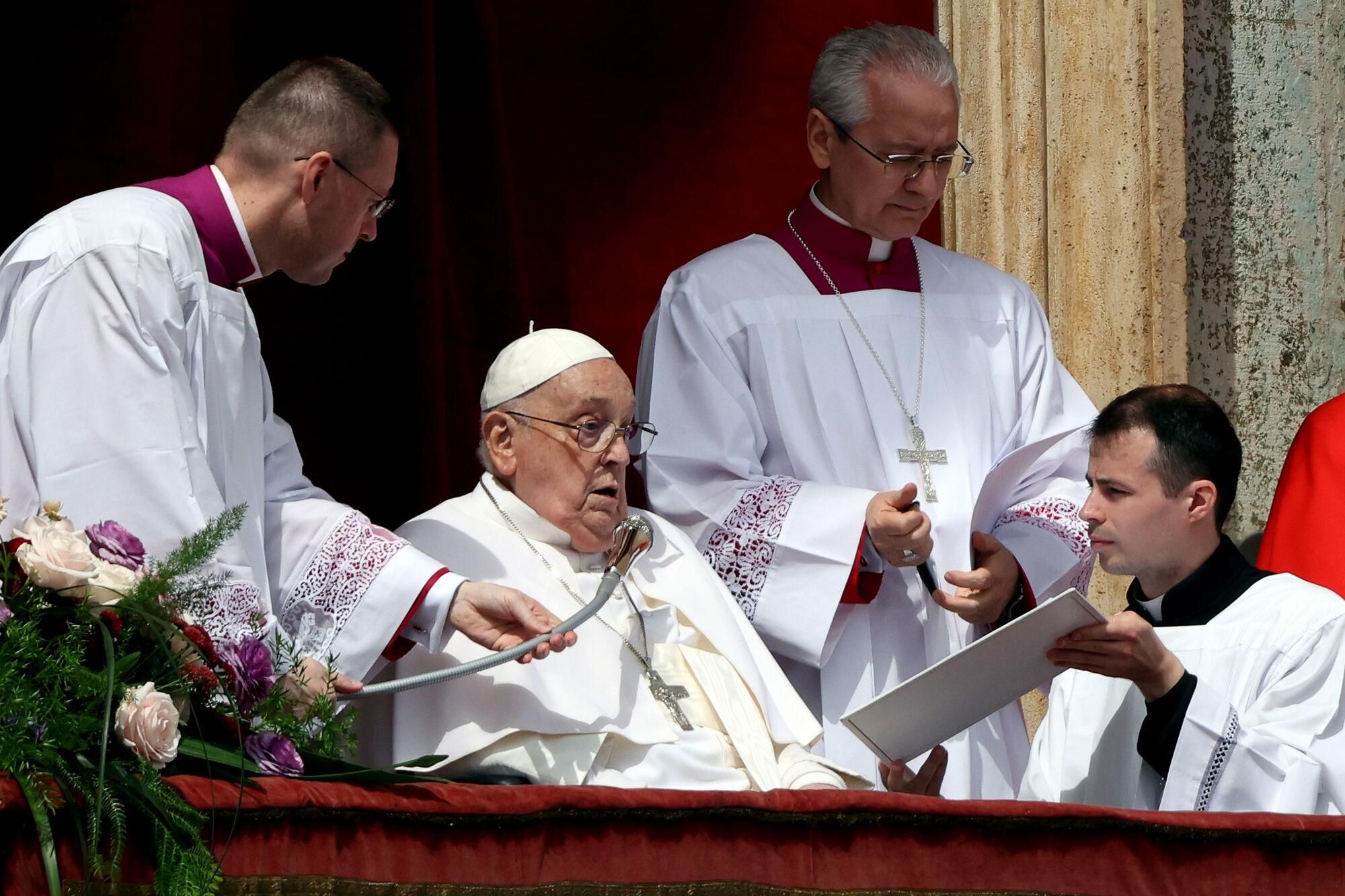 April 20, 2025, Rome, Italy: Pope Francis attends the Holy Mass on Easter Sunday and 'Urbi et Orbi' Blessing at Saint Peter's Square.,Image: 990432187, License: Rights-managed, Restrictions: , Model Release: no, Credit line: Marco Iacobucci / Zuma Press / ContactoPhoto Editorial licence valid only for Spain and 3 MONTHS from the date of the image, then delete it from your archive. For non-editorial and non-licensed use, please contact EUROPA PRESS. 20/04/2025 ONLY FOR USE IN SPAIN. Marco Iacobucci / Zuma Press / ContactoPhoto;pope;francis;holy;mass;easter;sunday;urbi;et;orbi;blessing;christianity;christians;christian;religion;religious;faith;belief;tradition;traditional;celebrations;miacobucci.holy.mass.easter0083.JPG;Press;20250420_aaa_s197_212.jpg;Muere el Papa Francisco;category_code_sho;