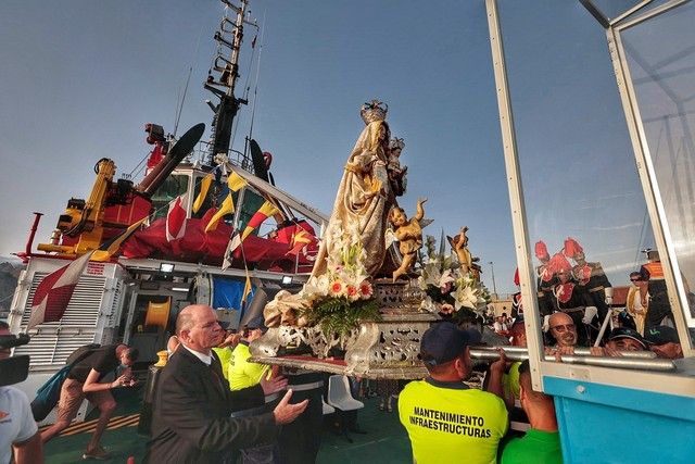 Embarcación de la Virgen del Carmen en el Puerto de Santa Cruz de Tenerife, julio 2022