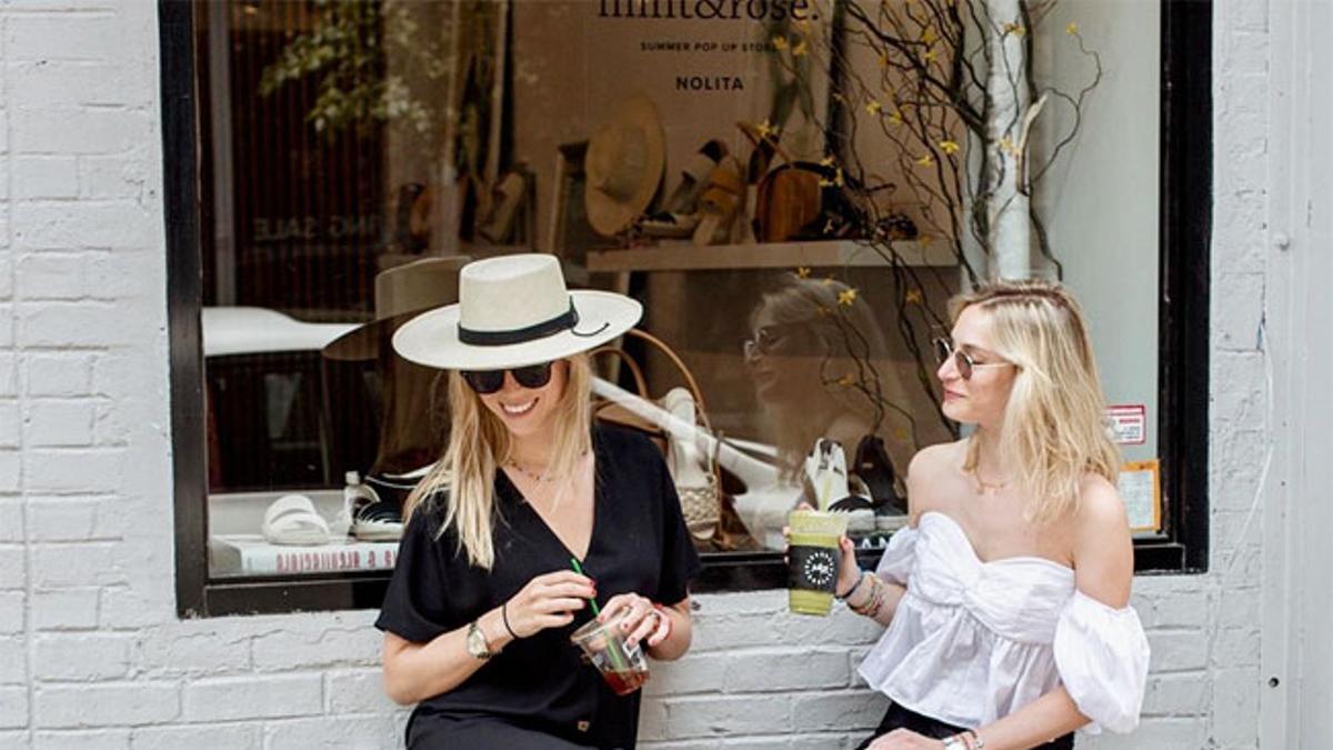 Estas alpargatas de Mint&Rose son las que mejor quedan con un pantalón  negro y una camisa blanca - Woman