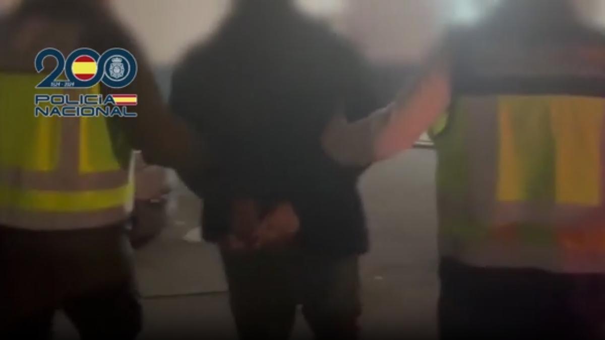 Operatiu policial per a la detenció del fugitiu.