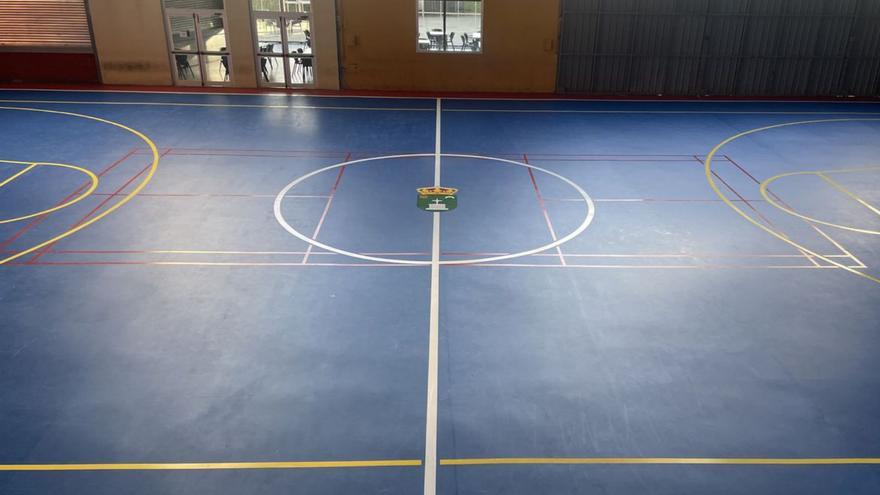 Nuevo pavimento de las instalaciones deportivas de Alfamén. | SERVICIO ESPECIAL