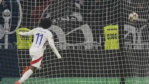 Lyon - Frankfurt | El gol de Malick Fofana