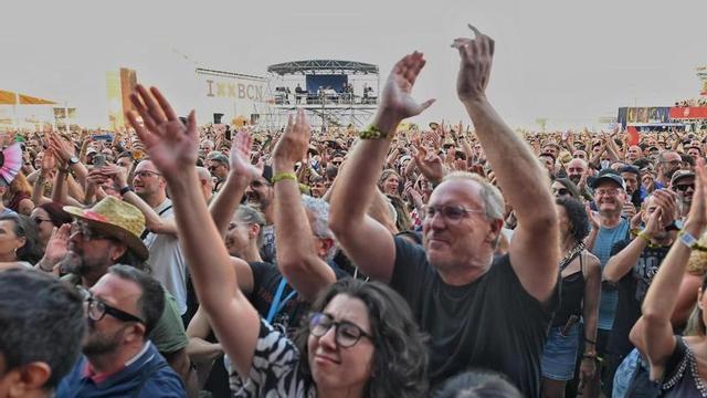 Ambient i públic al Parc del Fòrum durant el Festival Cruïlla 2026.