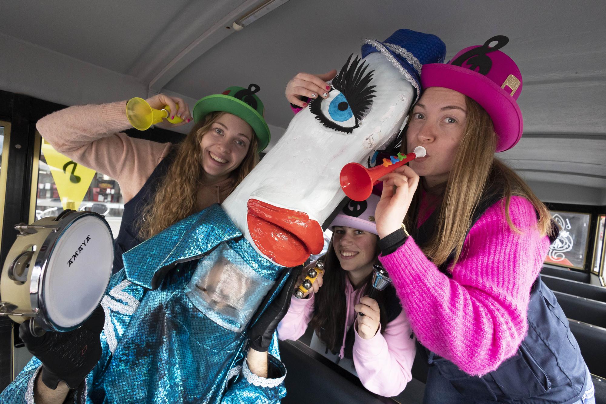 El Antroxu pinta mucho en Llanera: sesión de maquillaje, talleres e hinchables para celebrar el Carnaval en Lugo