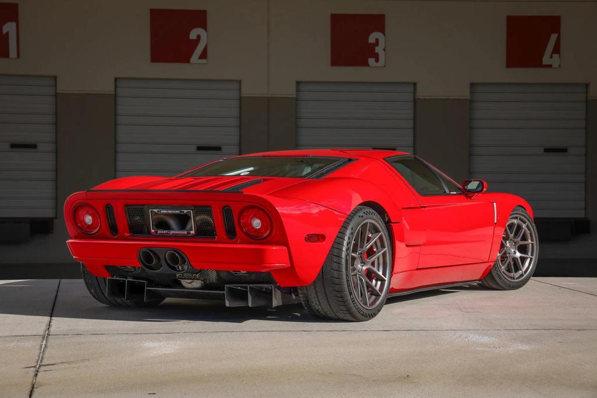 La parte trasera del Ford GT