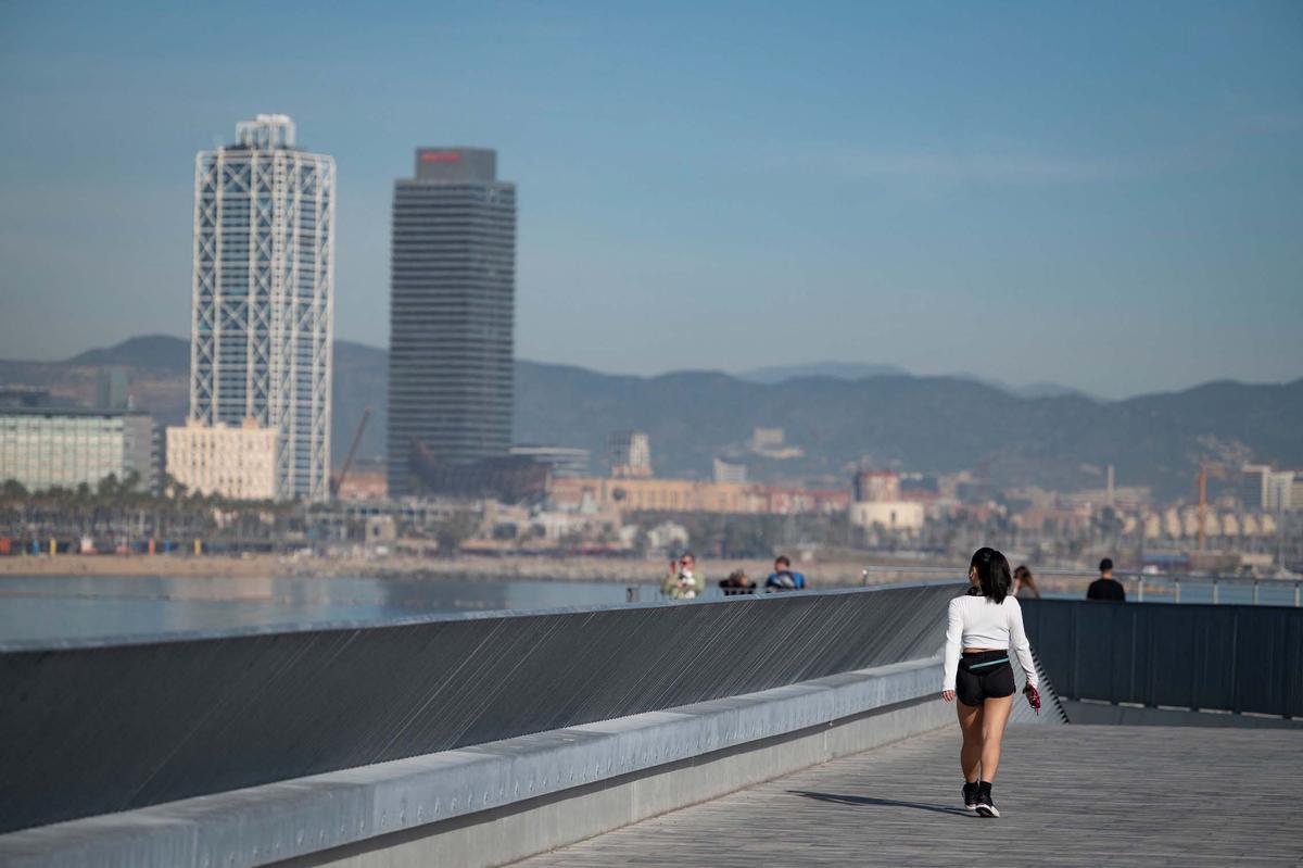 Barcelona afectada por una ola de calor propia del verano a mediados de Enero