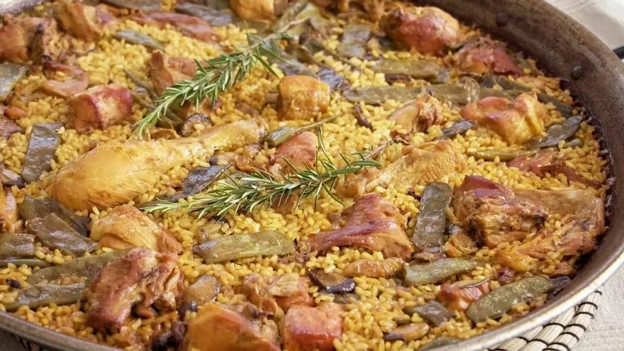 Vídeo: Así lamentan un 'influencer' de cocina haber perdido 30 reservas en el Día de las Paellas