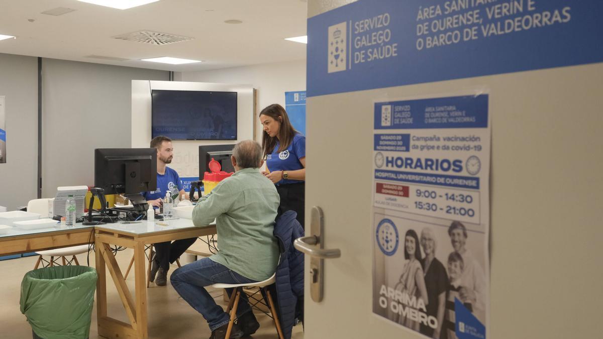 Vacunación contra la gripe en el Complexo Hospitalario Universitario de Ourense.