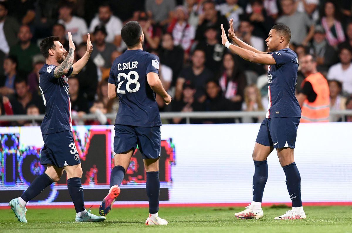 Soler, con Messi y Mbappé.