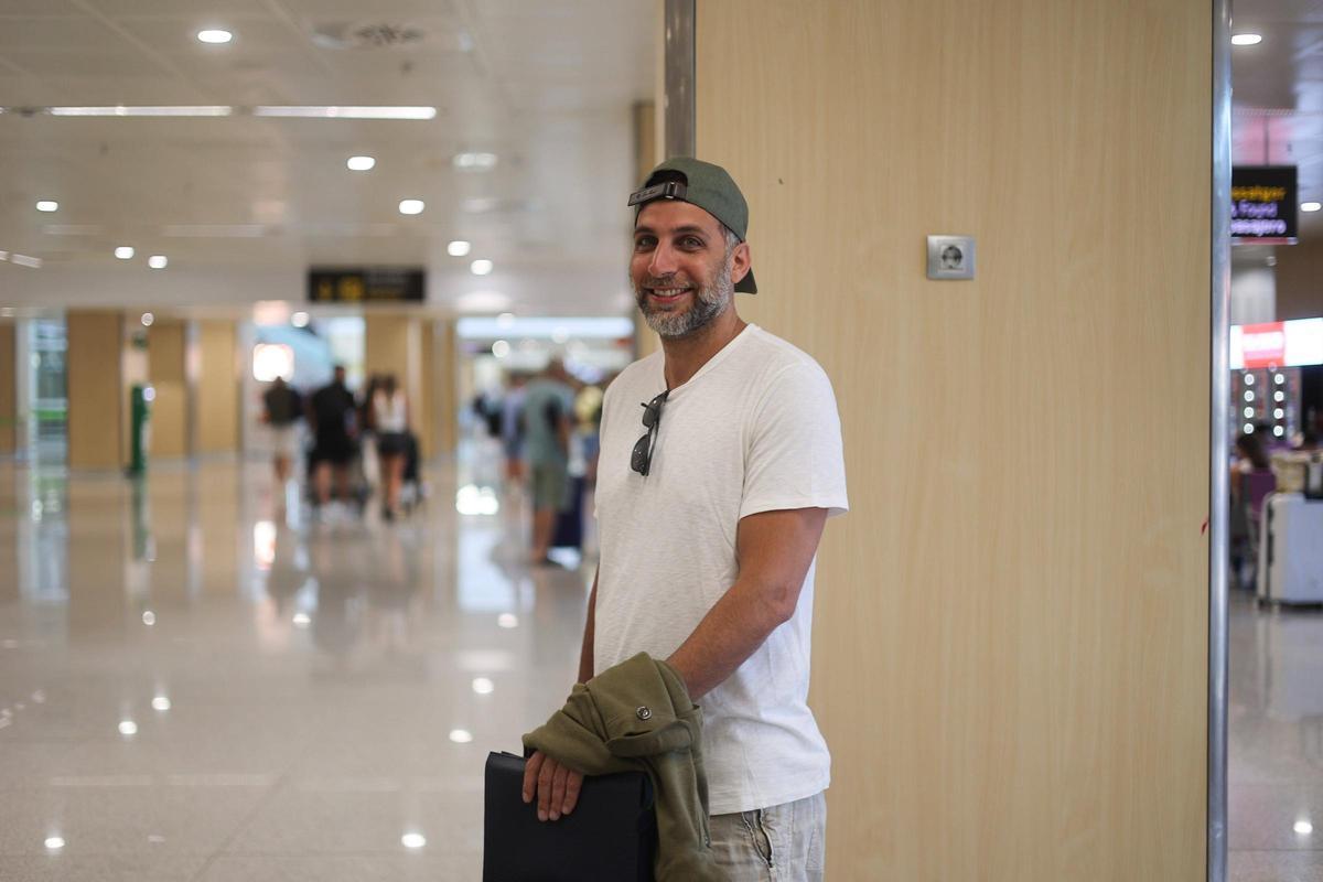 Gal, en el aeropuerto de Ibiza a punto de coger el avión de vuelta a casa.