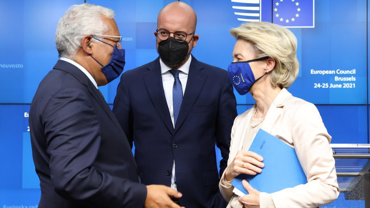 Charles Michel, junto a Ursula Von der Leyen.