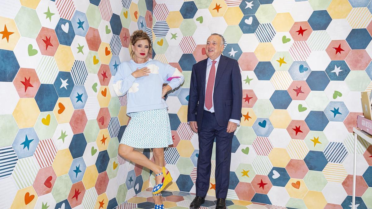 Agatha Ruiz de la Prada, estrella en el estand de Pamesa - El Periódico  Mediterráneo