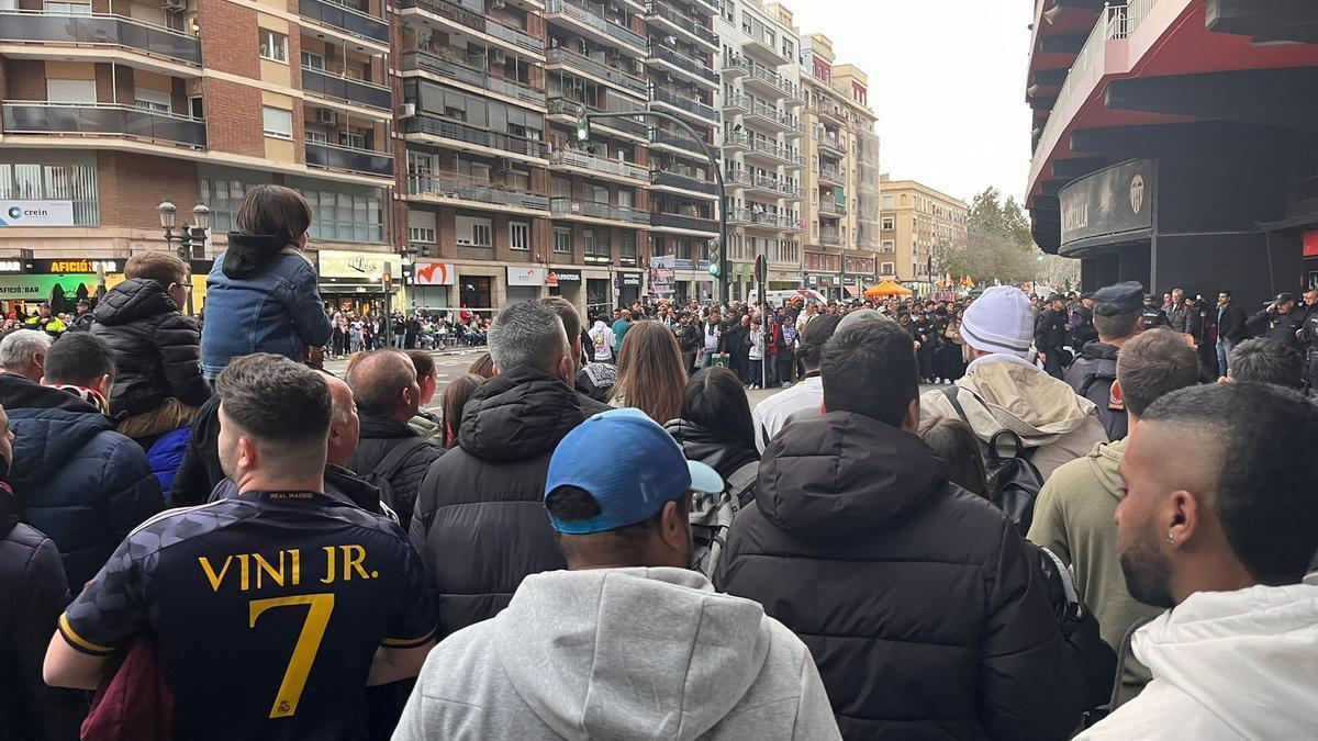 Una masiva manifestación contra Lim recorre las calles de Valencia en la que escucharon cánticos jocosos como: “Vinicius, Nobel de la Paz”