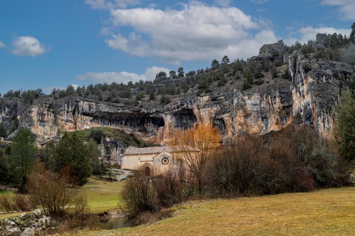 Ermita templaria de San Bartolomé, en el cañón del Río Lobo