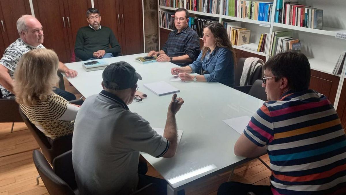 Reunión de Blanco con los 
coordinadores en Liñares.