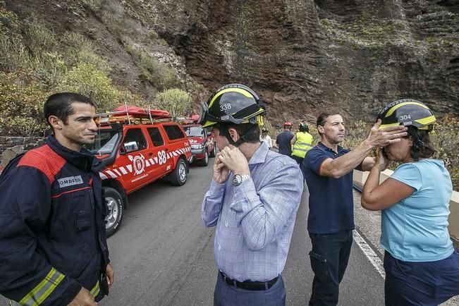 13/07/2016 Visita del presidente del Cabildo de Tenerife Carlos Alonso  junto a Técnicos para ver in situ el estado del derrumbe del talúd de la carretera que lleva a la Punta de Teno.José Luis González