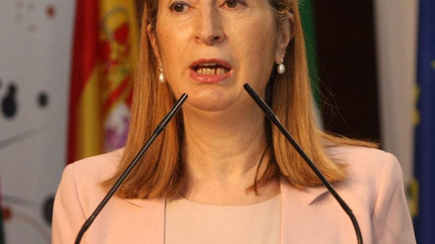 La ministra señala que Málaga está entre las prioridades del Gobierno de Rajoy y anuncia que continuará apoyando este proyecto «de todos»