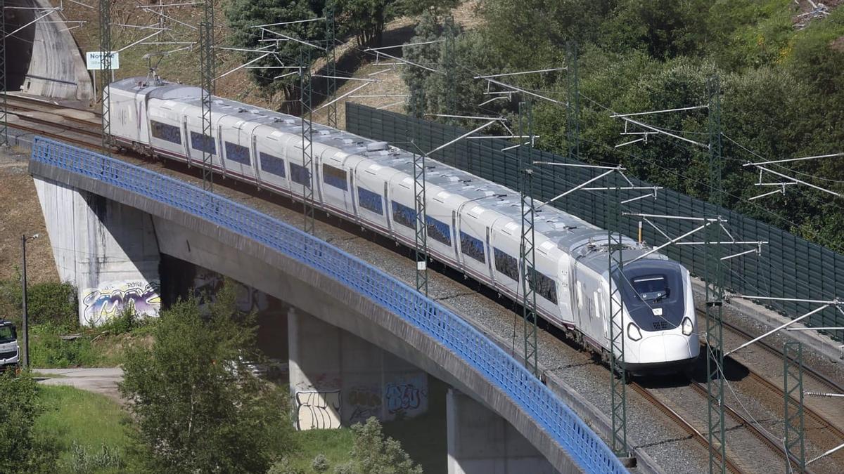 El AVE llega por fin a su cita con Vigo