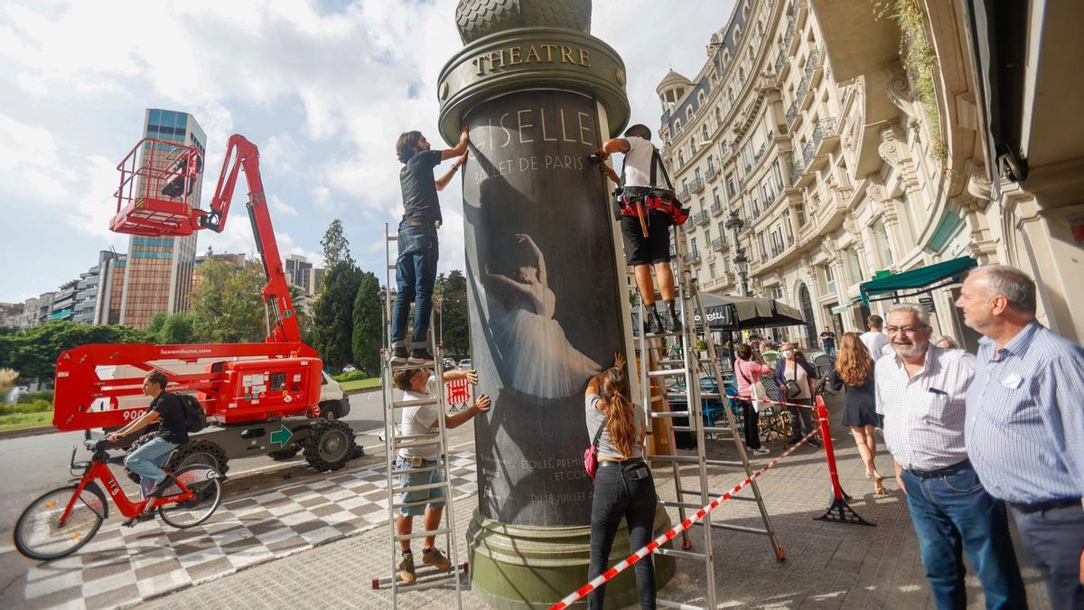 'The Crown' lleva a Lady Di a la plaza de Francesc Macià de Barcelona