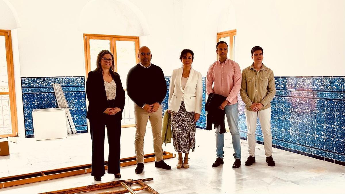 La secretaria general de Administración Local, María Luisa Ceballos, visita el municipio para conocer el avance de las actuaciones subvencionadas por los programas Meinfra y PFEA.