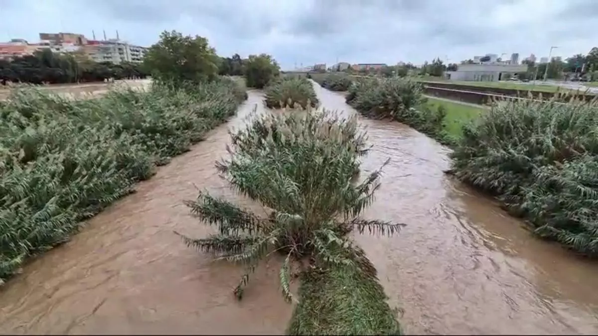 Cerrado el acceso al parque del río Besòs tras aumentar de caudal por la lluvia