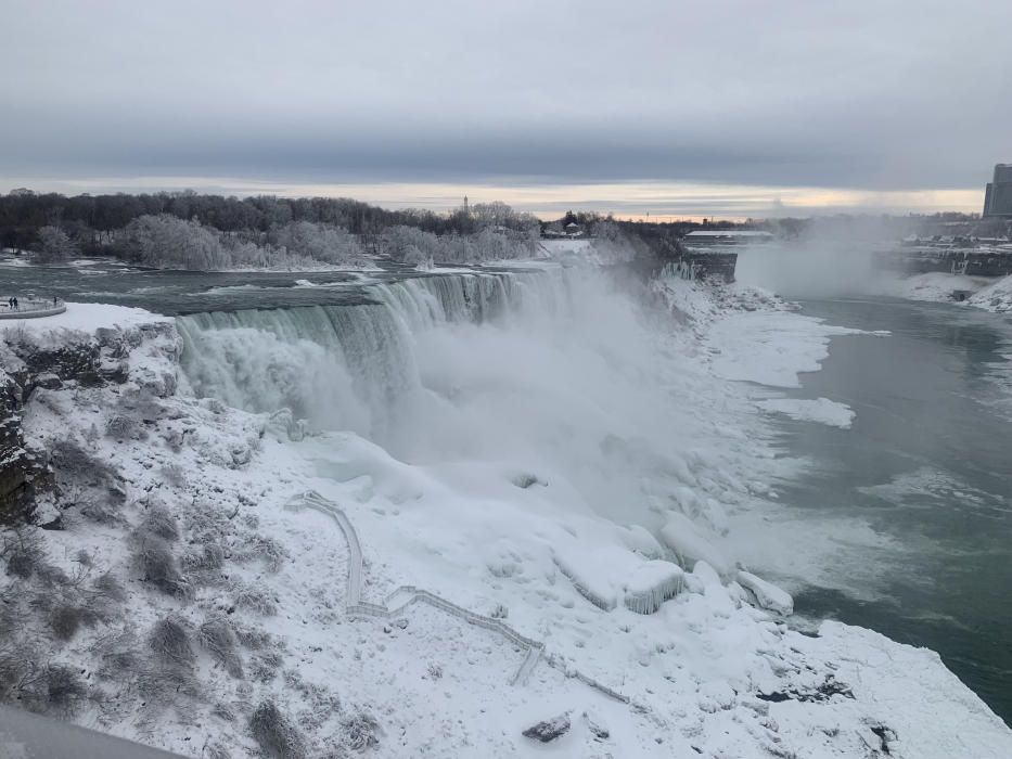 L'hivern glaça les cascades del Niàgara