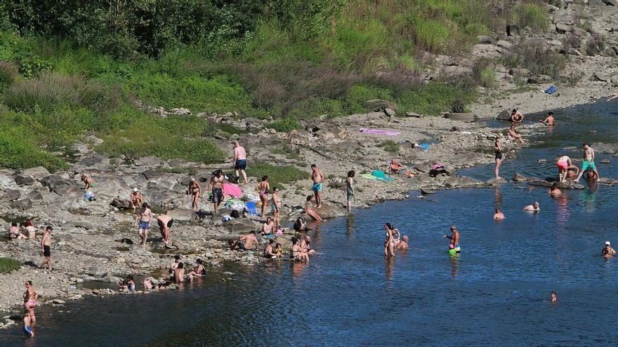 La alerta roja por calor se extiende a 67 concellos: llega a las Rías Baixas y a la montaña de Ourense