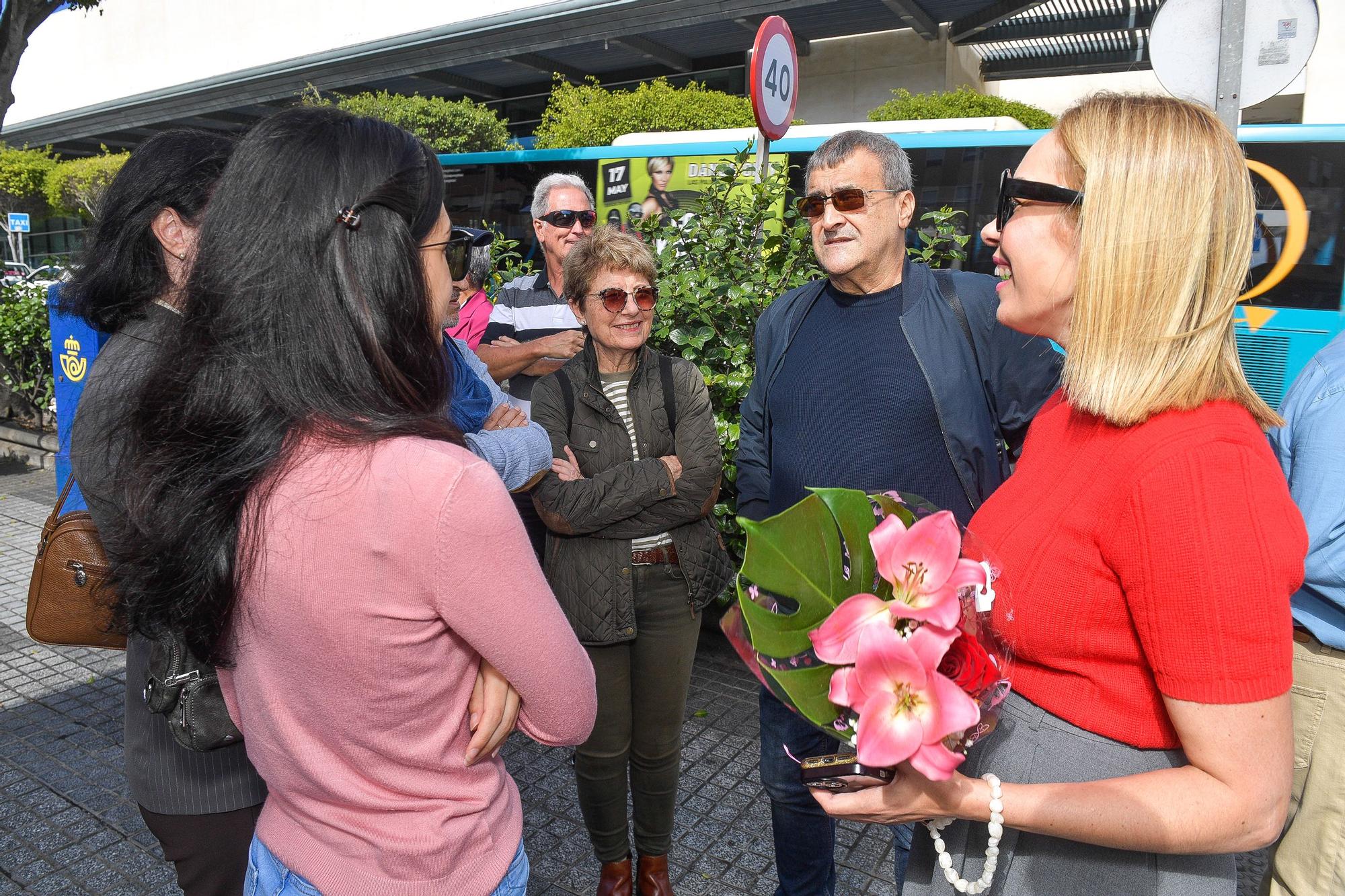 Ofrenda floral en homenaje a Felo Monzón