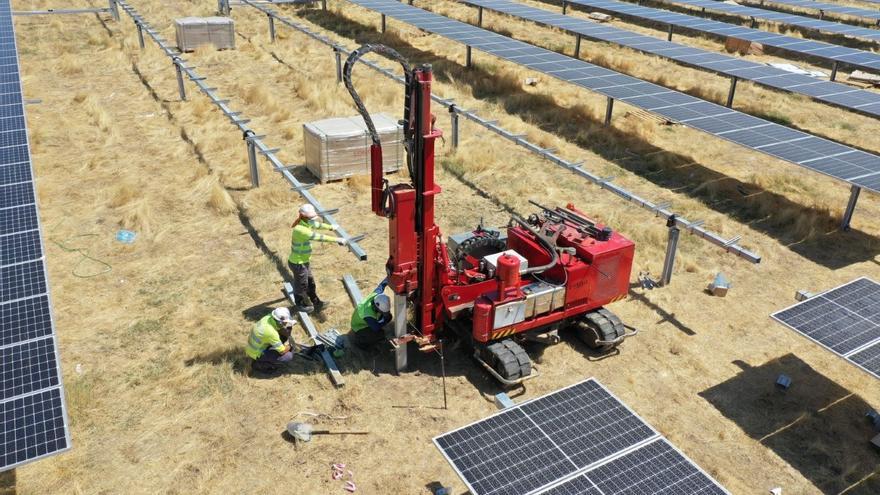Tres plantas fotovoltaicas abastecerán a 118.000 hogares en la provincia de Cáceres