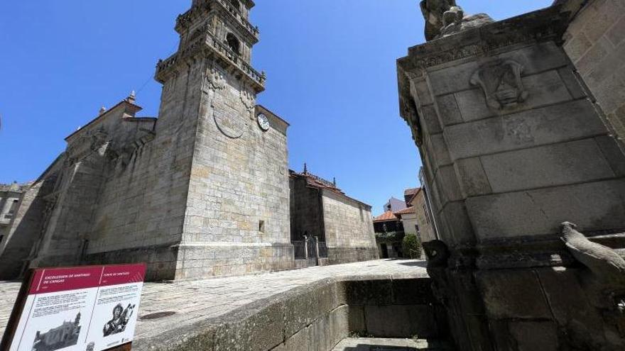 Excolegiata de Cangas y fuente de Santiago, entre los espacios públicos señalizados.   | // G.N.