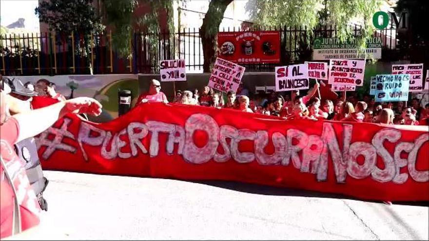 La Marea Roja grita: "¡Puerta Oscura no se cierra!"