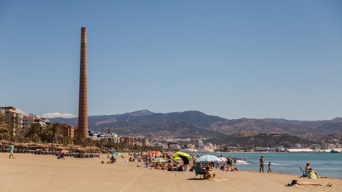 Archivo - Playa de la Misericordia en Málaga capital
