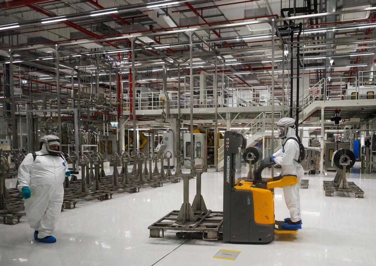 Salzgitter Alemania VLC Reportaje de la Gigafactoría de La compañía PowerCo de Salzgitter en Alemania gemela de la Sagunt que serà inaugurada este año