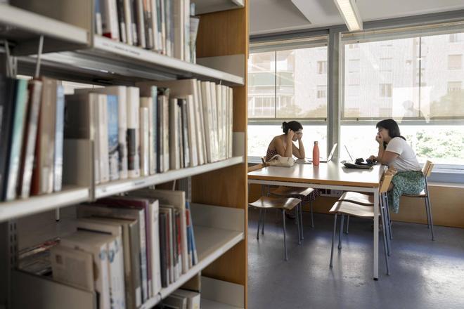 La huelga de las bibliotecas en Barcelona se enreda en el juzgado a la espera de retomarse las negociaciones