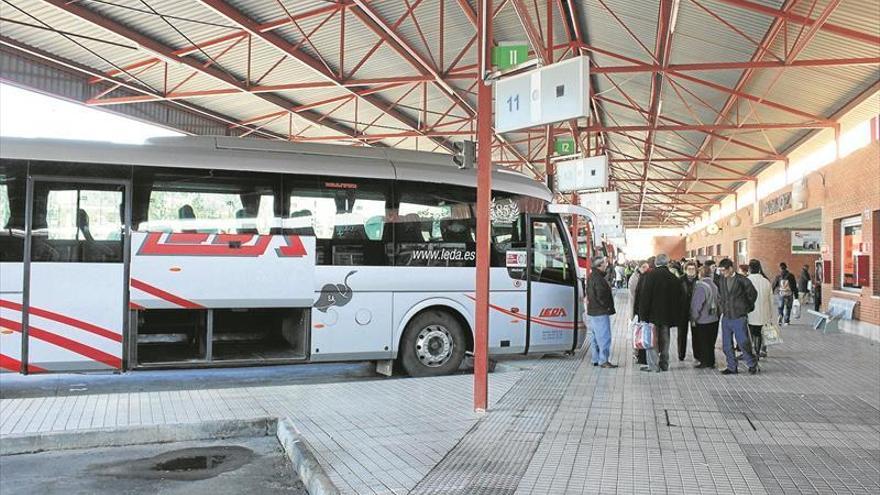 La Junta garantiza el transporte regular por carretera a todos los pueblos extremeños