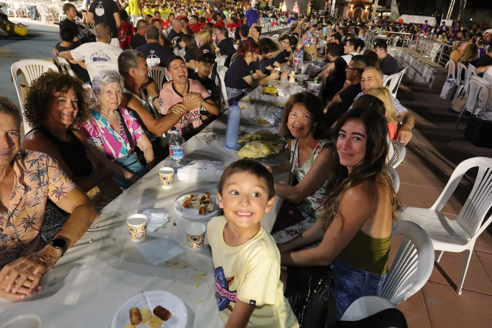Sopar de pa i porta en las fiestas de Sant Pere del Grau de Castelló