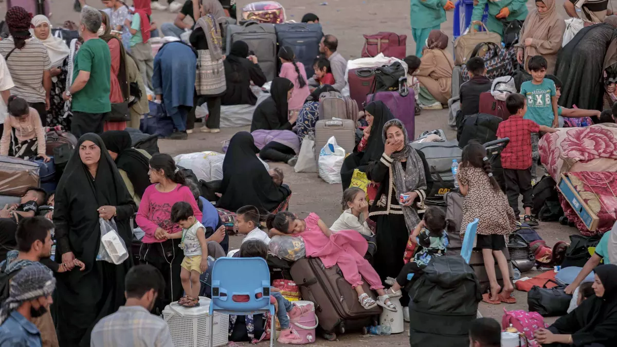 La deportación de más de 1,5 millones de afganos desde Irán y Pakistán desata una nueva crisis humanitaria