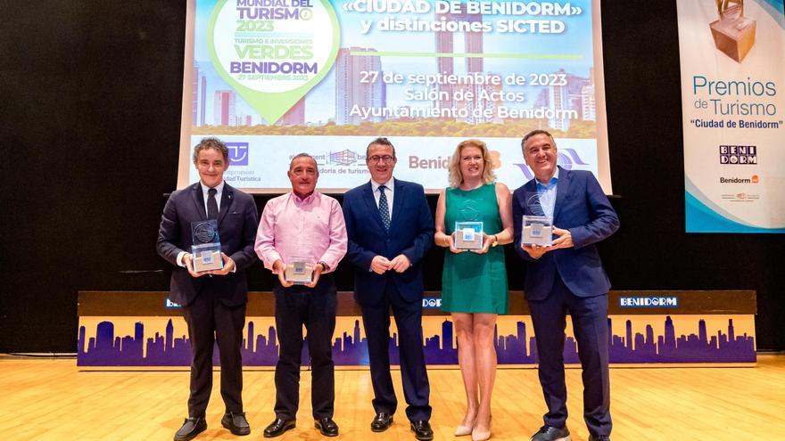 Benidorm ensalza la labor de los periodistas en el Día del Turismo