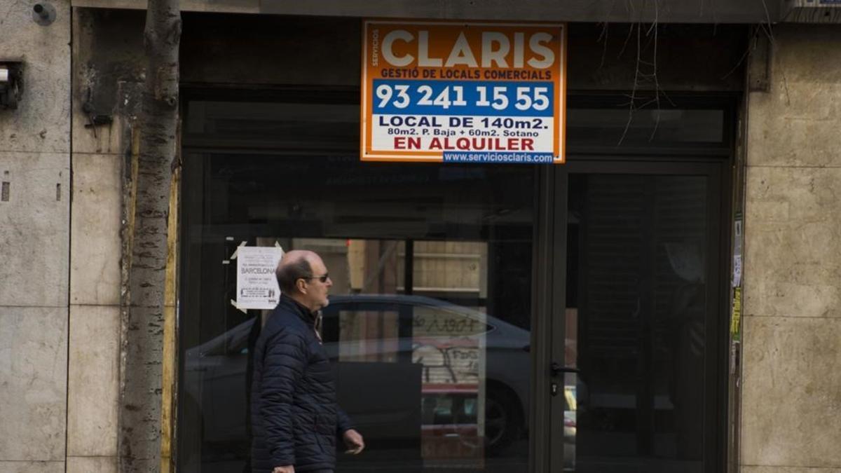 Cartel de un local en alquiler en Barcelona