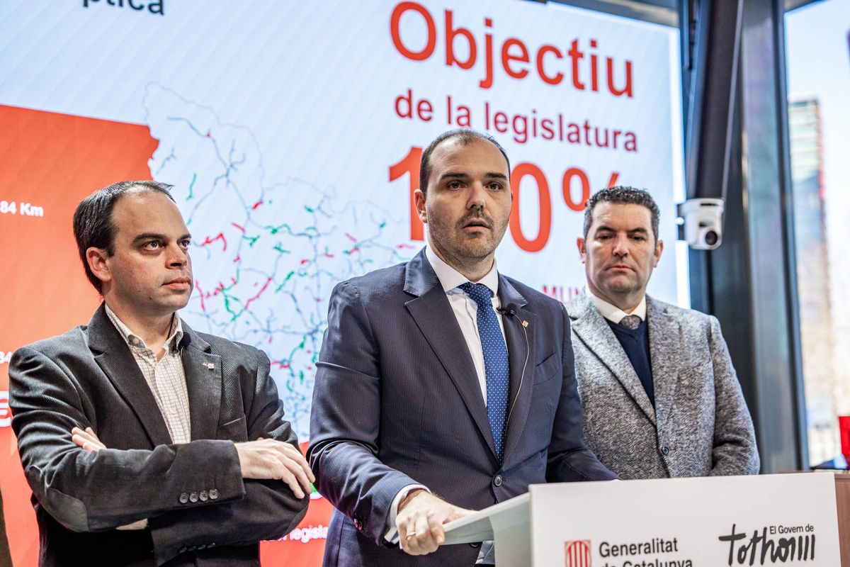 Albert Tort, Albert Dalmau y Xavier Amor (Govern) en febrero cuando presentaron los objetivos en fibra óptica.