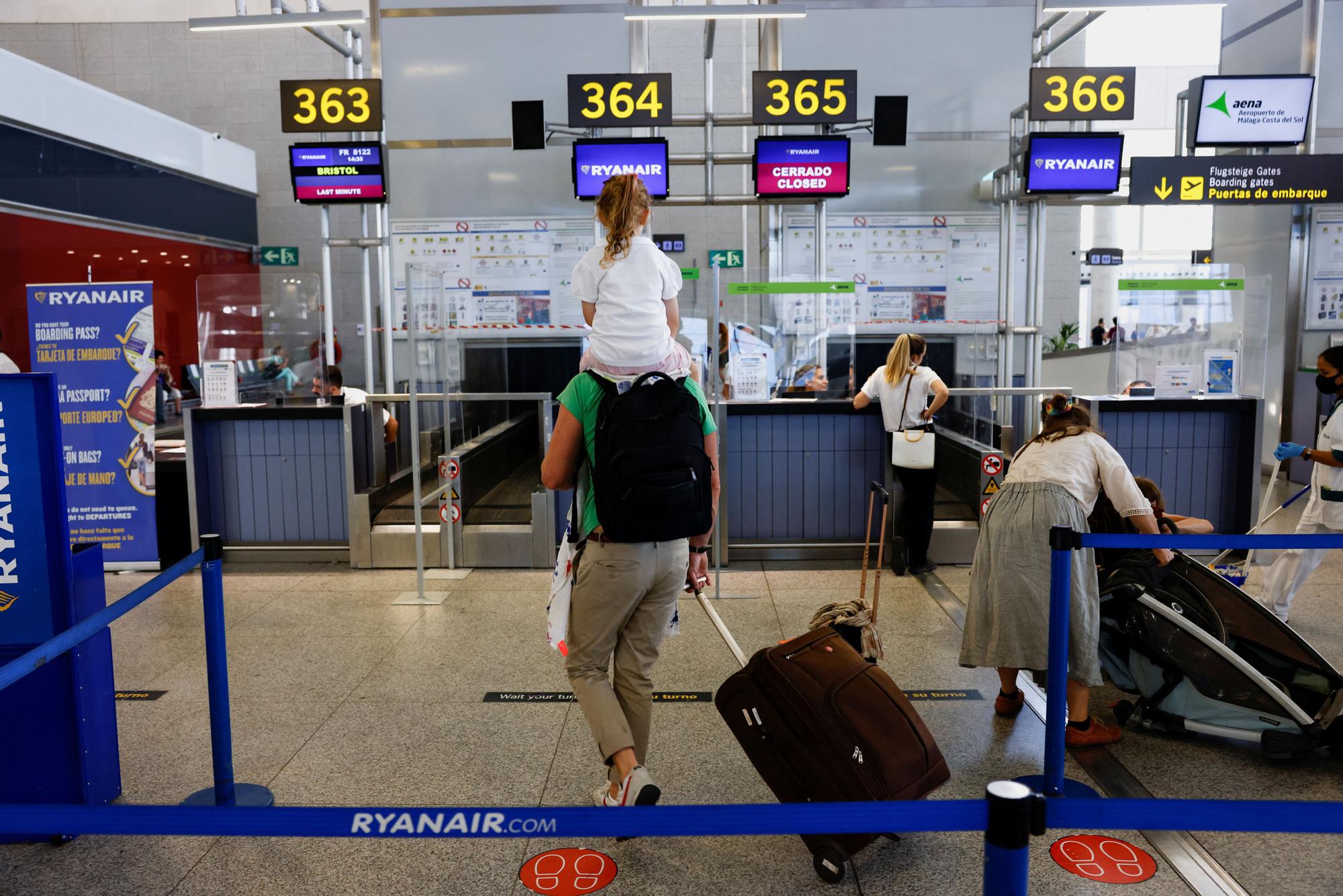 1 de julio en el aeropuerto de Málaga con huelga de tripulantes en Easyjet y Ryanair