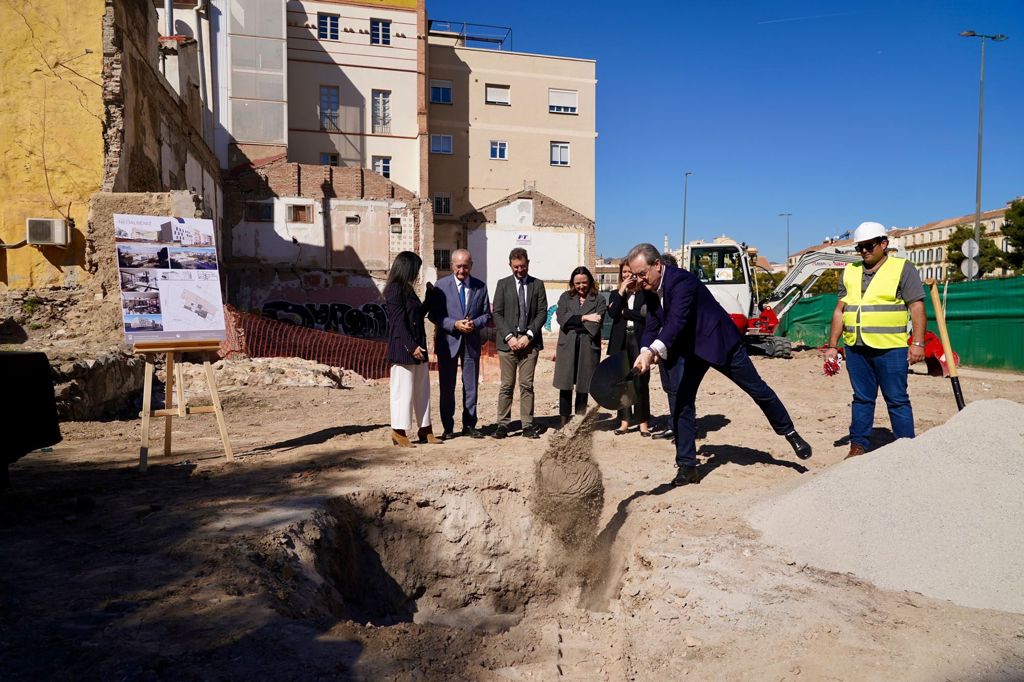 Colocación de la primera piedra del futuro Neoalbéniz, en febrero de 2024.