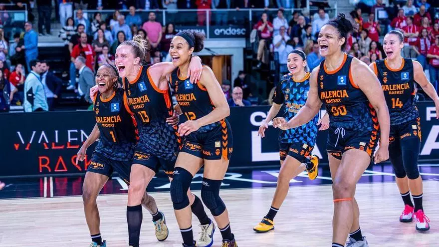 Valencia Basket celebra el pase a la final de la Copa de la Reina
